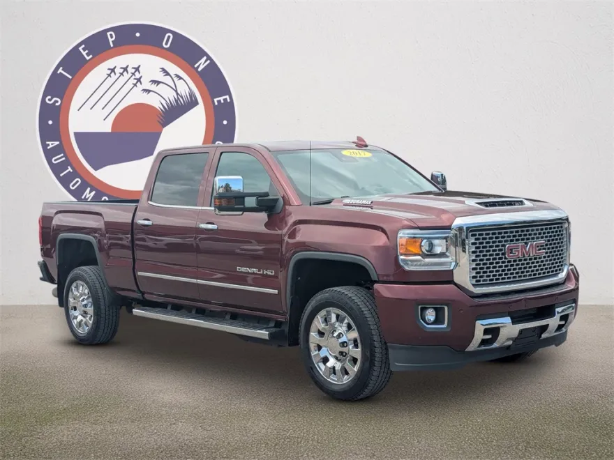 2017 Gmc Sierra 2500 HD Denali photo 1