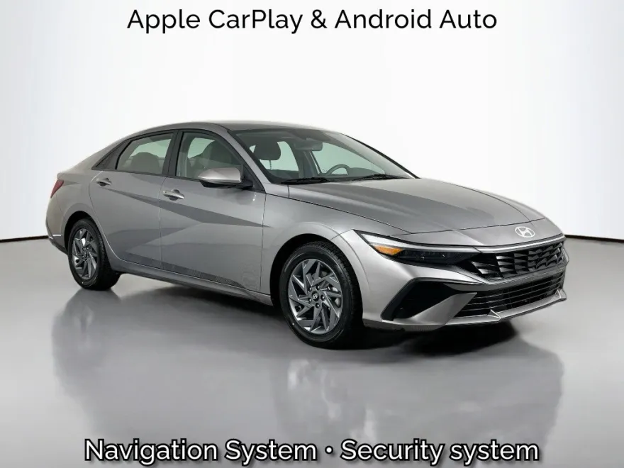 2024 Hyundai Elantra SEL photo 1