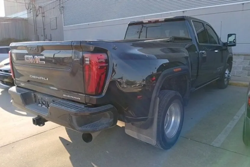 2024 Gmc Sierra HD Denali photo 1