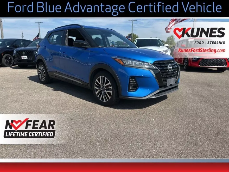 2022 Nissan Kicks SR photo 1