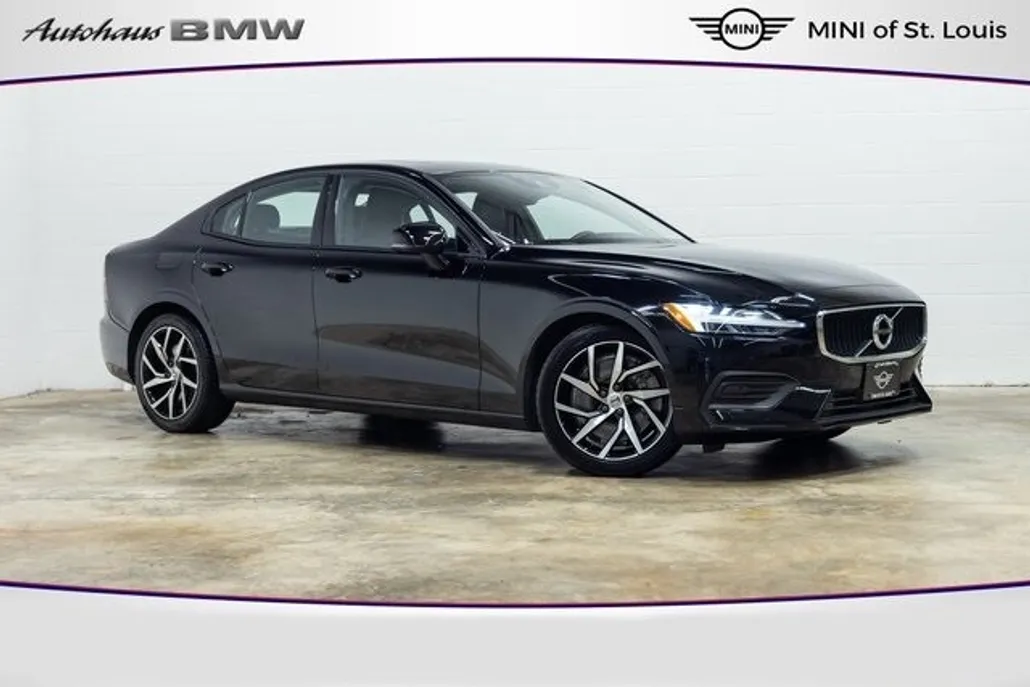 2019 Volvo S60 T6 Momentum photo 1