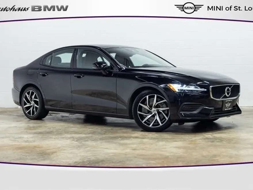 2019 Volvo S60 T6 Momentum photo 1