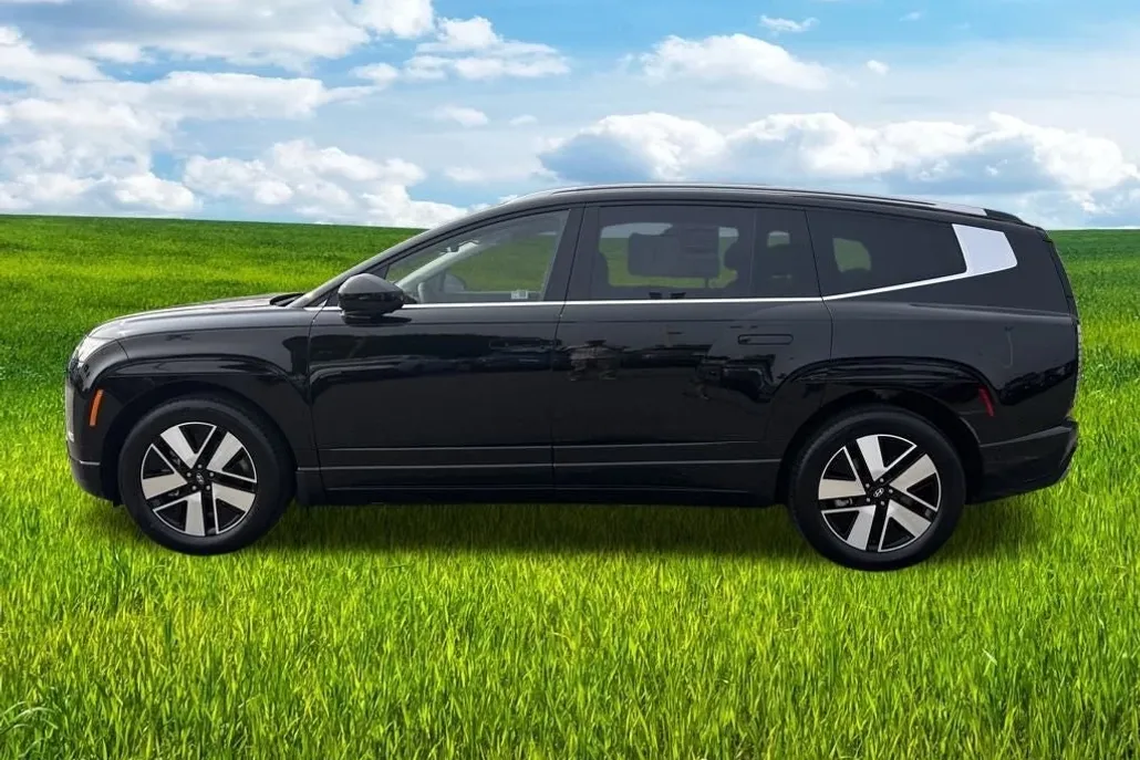 2026 Hyundai Ioniq SEL photo 1
