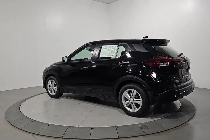 2024 Nissan Kicks S photo 1