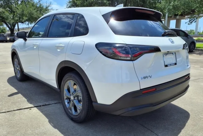 2026 Honda HR-V LX photo 1