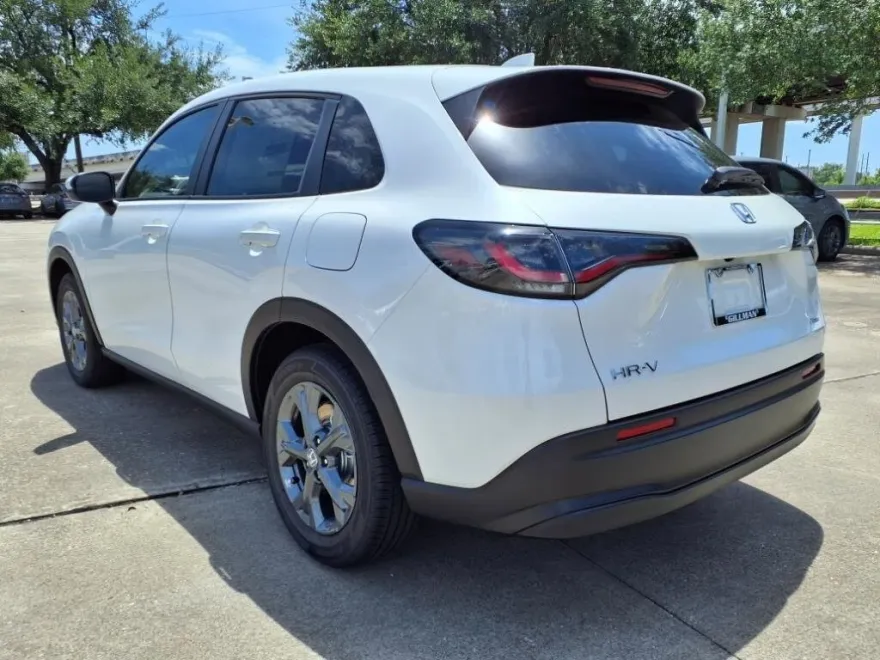 2026 Honda HR-V LX photo 1
