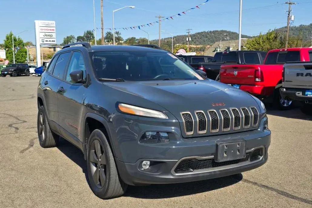 2016 Jeep Cherokee Latitude photo 1