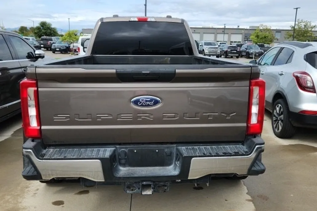 2023 Ford F-450 XLT photo 1