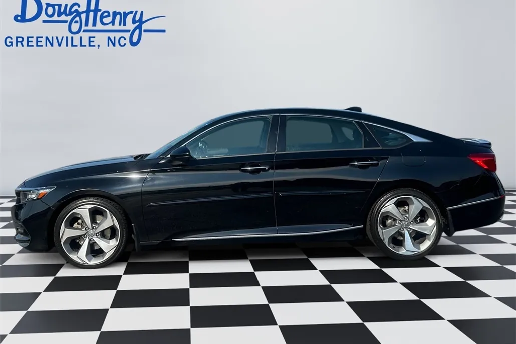 2018 Honda Accord Touring 1.5T photo 1