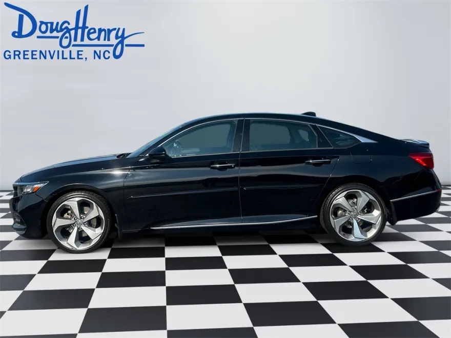2018 Honda Accord Touring 1.5T photo 1