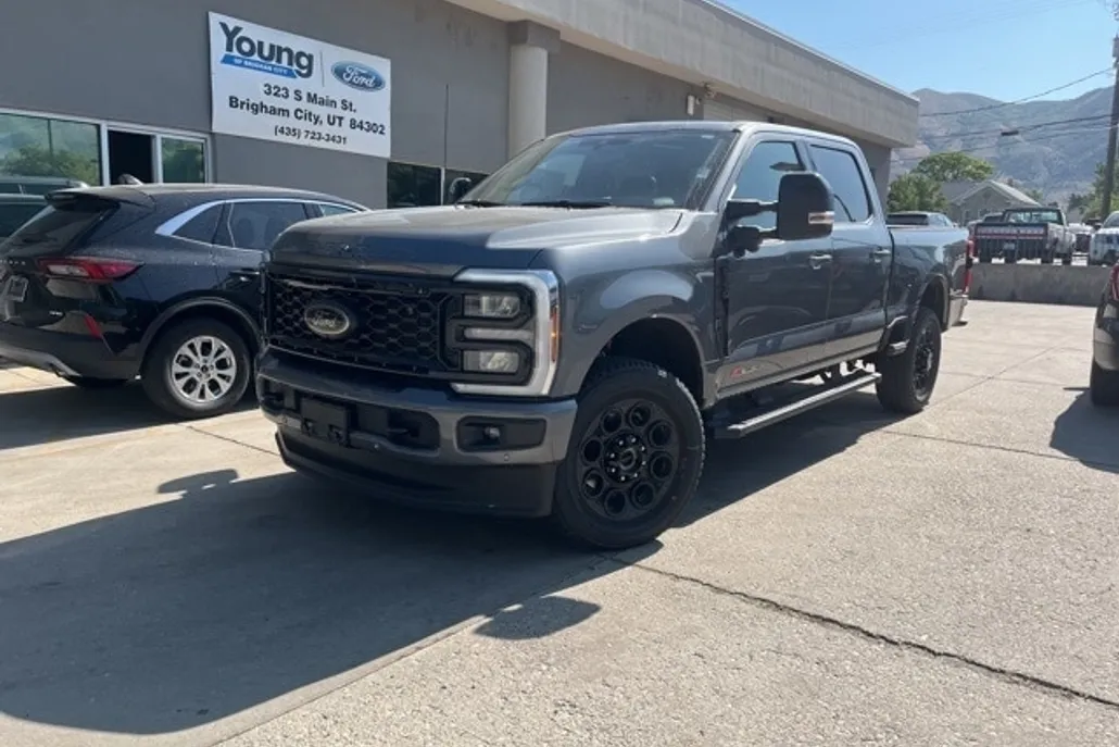 2025 Ford F-350 photo 1