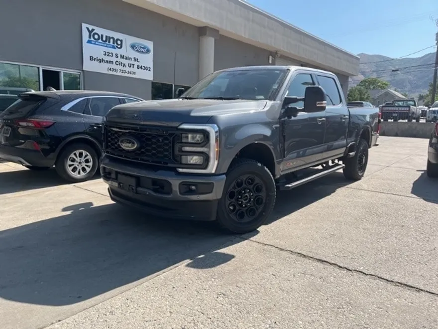 2025 Ford F-350 photo 1