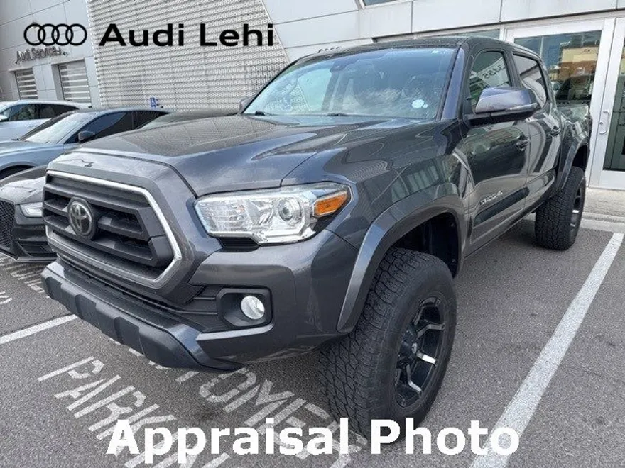 2020 Toyota Tacoma SR5 Double Cab photo 1