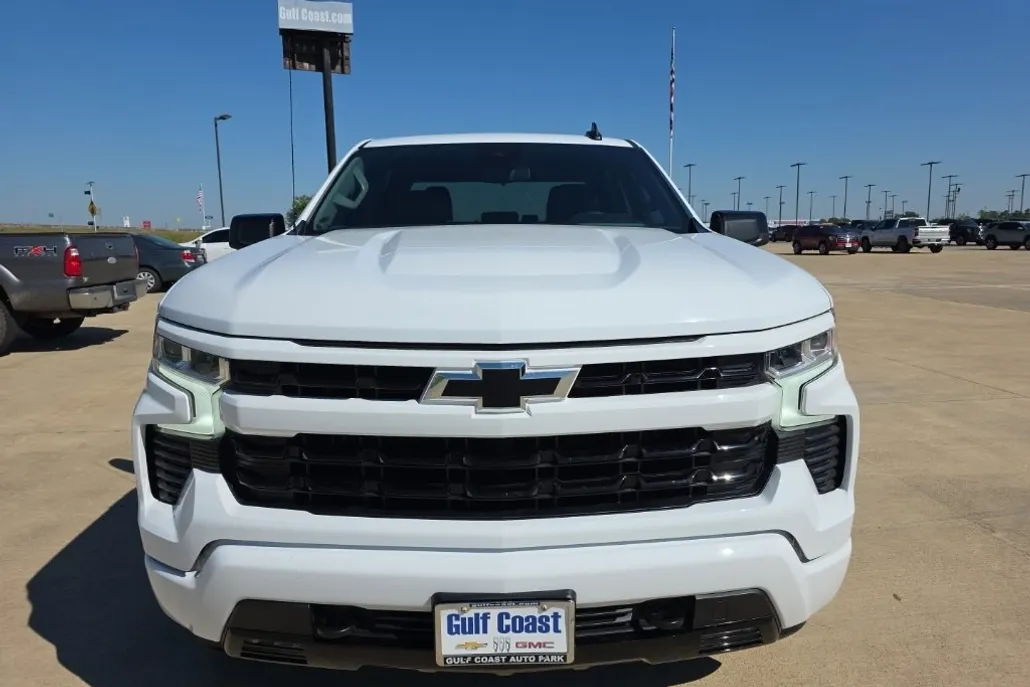 2023 Chevrolet Silverado 1500 RST photo 1