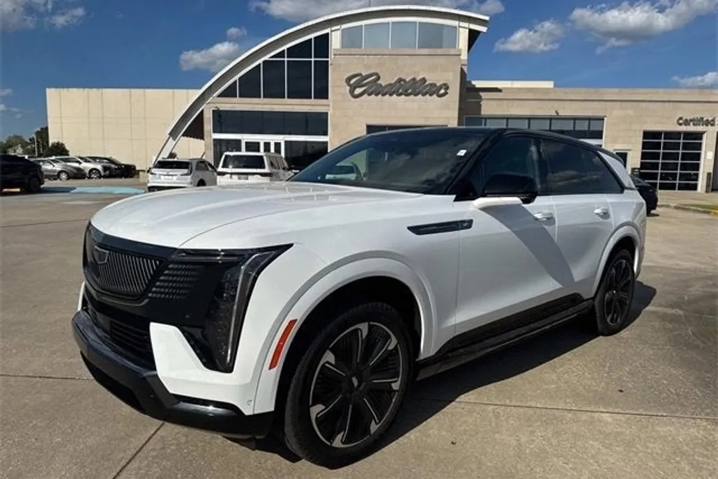 2025 Cadillac Escalade IQ Sport photo 1