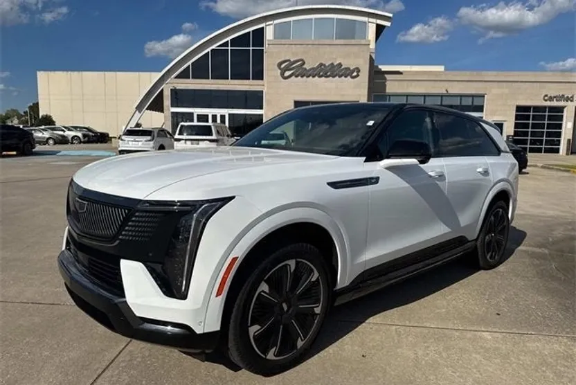 2025 Cadillac Escalade IQ Sport photo 1