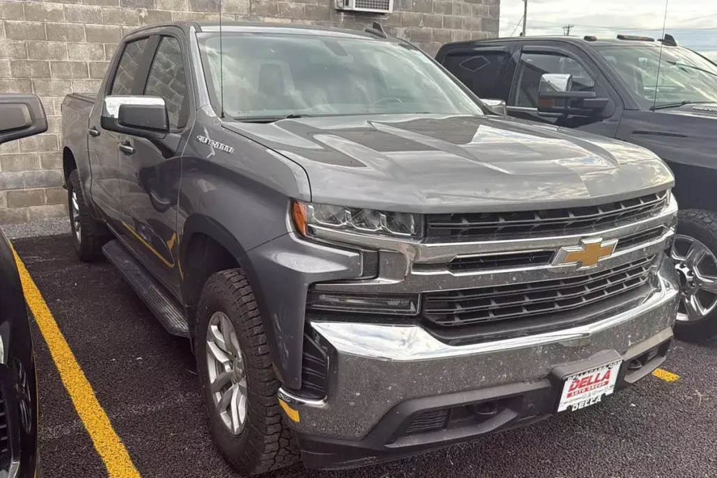 2021 Chevrolet Silverado 1500 LT photo 1