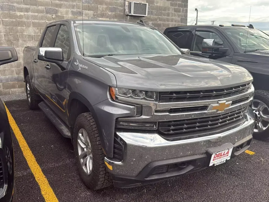 2021 Chevrolet Silverado 1500 LT photo 1