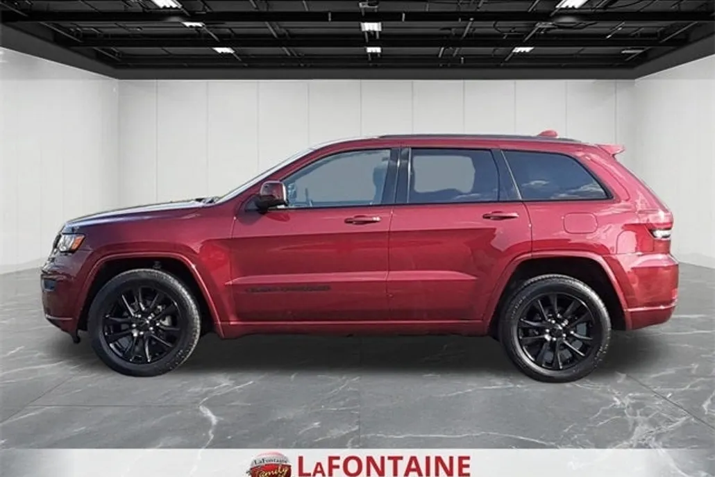 2019 Jeep Grand Cherokee Laredo photo 1