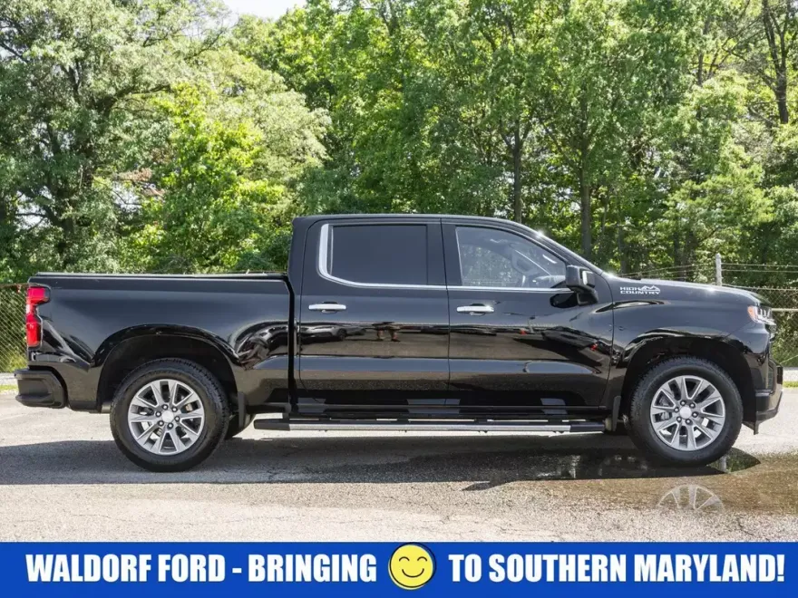 2021 Chevrolet Silverado 1500 High Country photo 2