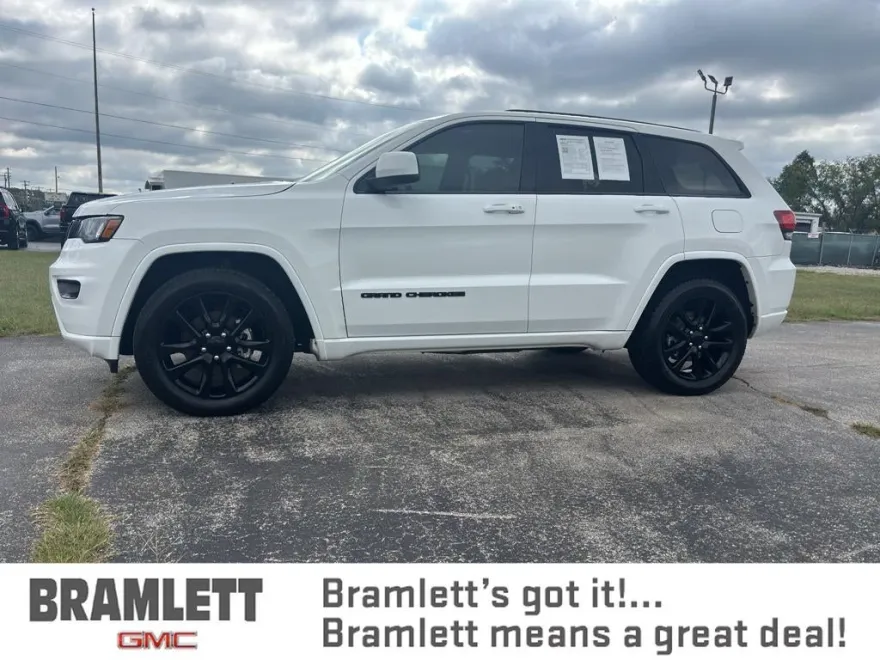 2019 Jeep Grand Cherokee Laredo photo 1