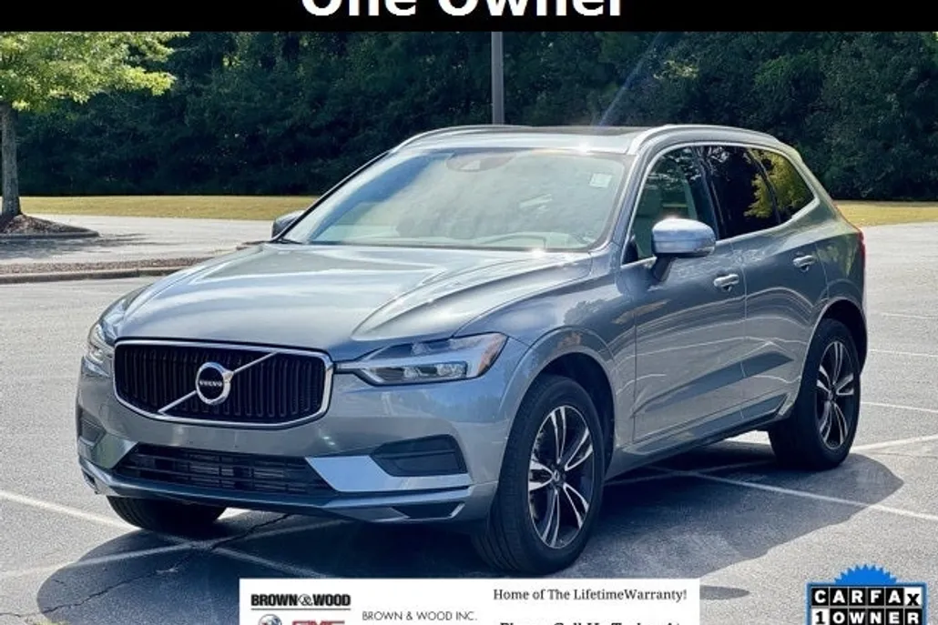 2020 Volvo XC60 T5 Momentum photo 1