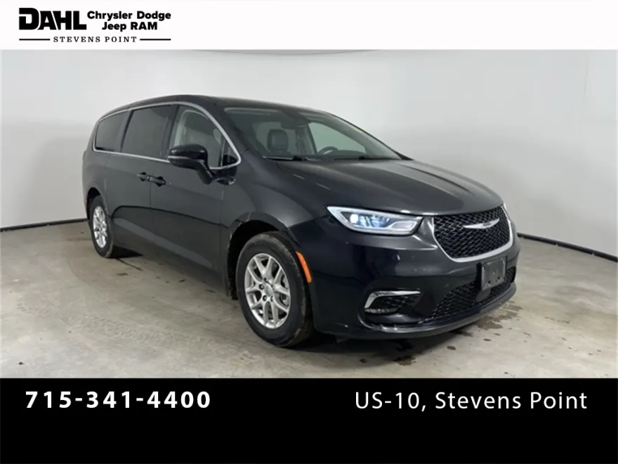 2023 Chrysler Pacifica Touring L photo 1