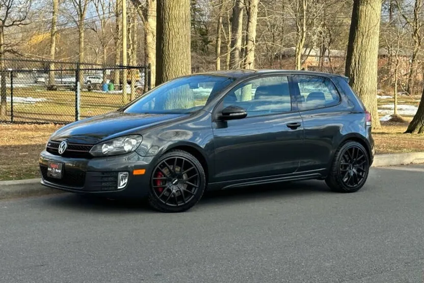 2013 Volkswagen Golf GTI Base photo 1