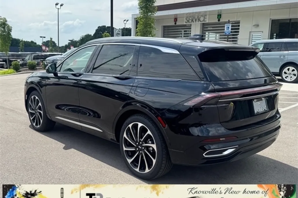 2024 Lincoln Nautilus Black Label photo 1
