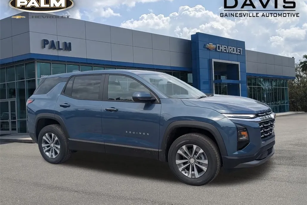 2026 Chevrolet Equinox LT photo 1