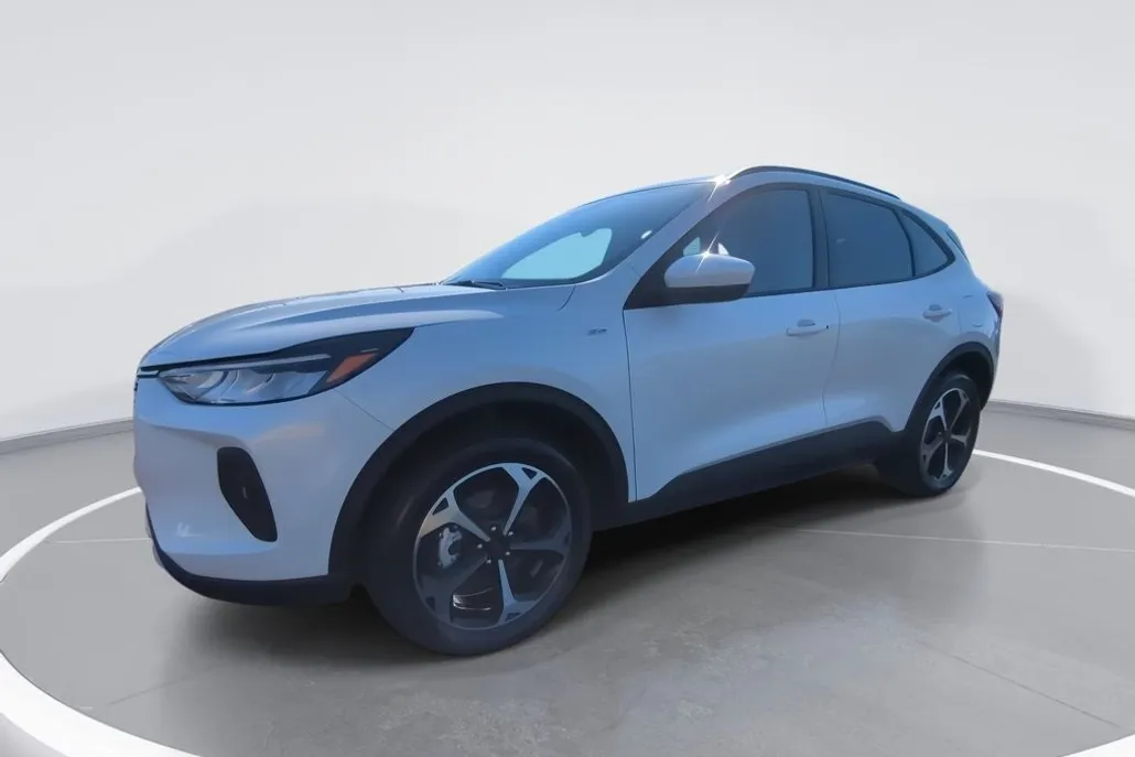 2025 Ford Escape ST-Line photo 1