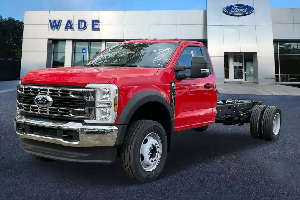 2024 Ford F-600 photo 1