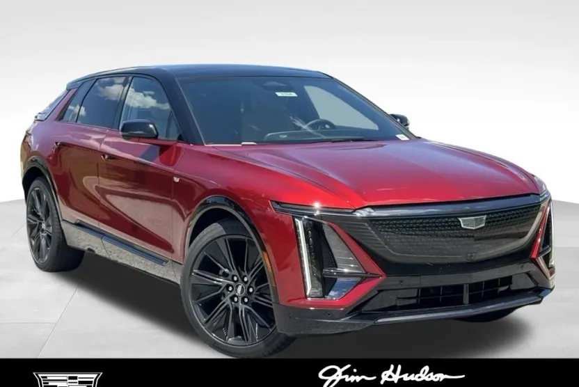 2025 Cadillac Lyriq Sport photo 1