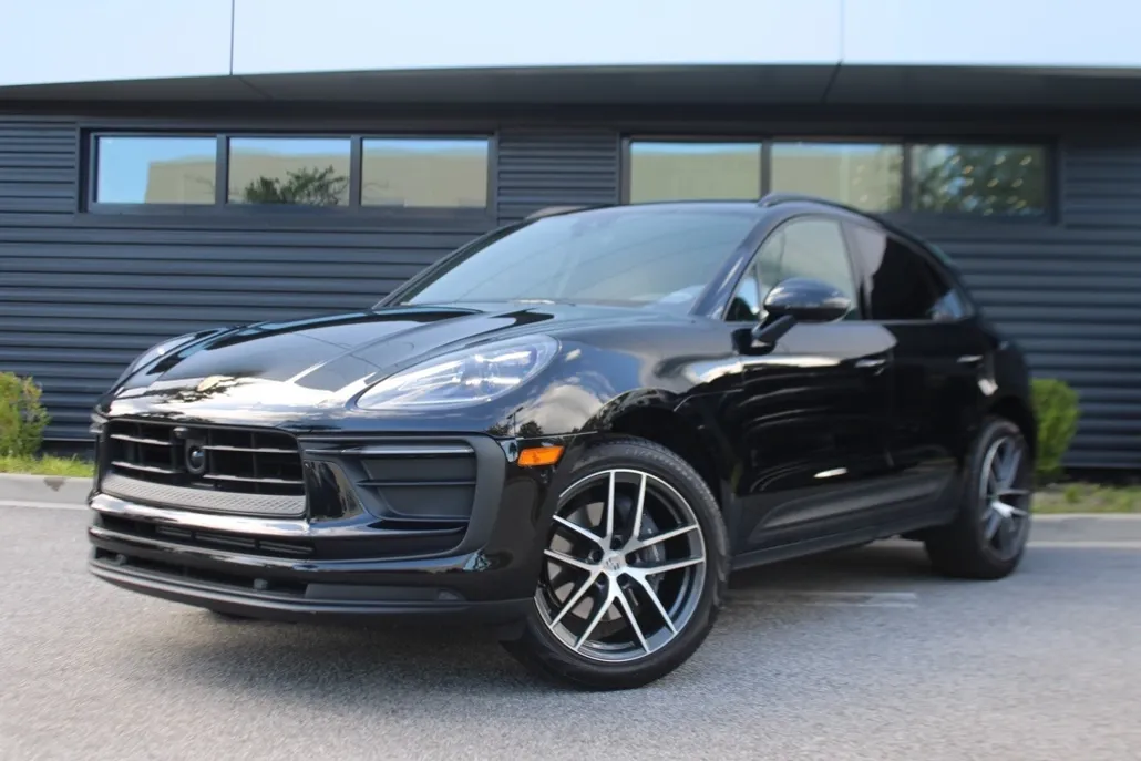 2025 Porsche Macan Base photo 1