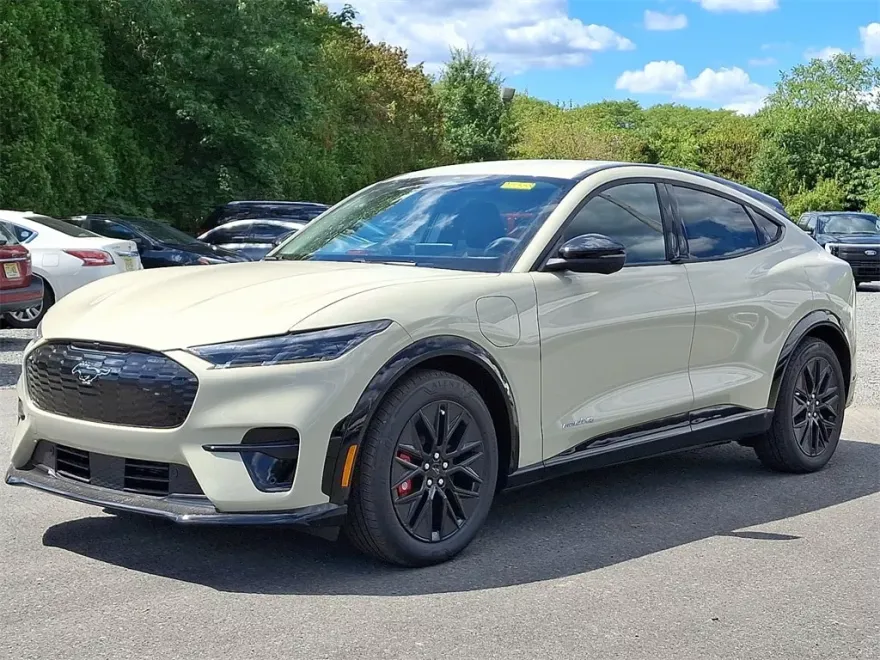 2025 Ford Mustang Mach-E Premium photo 1