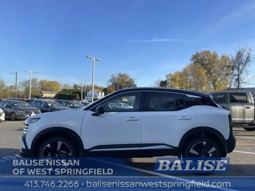2025 Nissan Kicks SR photo 1