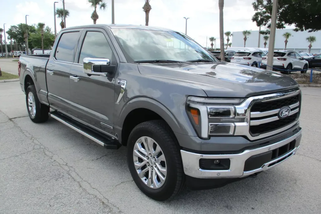 2025 Ford F-150 Lariat photo 1
