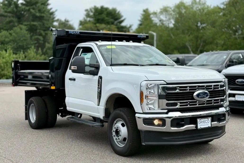 2025 Ford F-350 XL photo 1