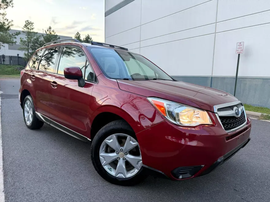 2015 Subaru Forester 2.5i Premium photo 1