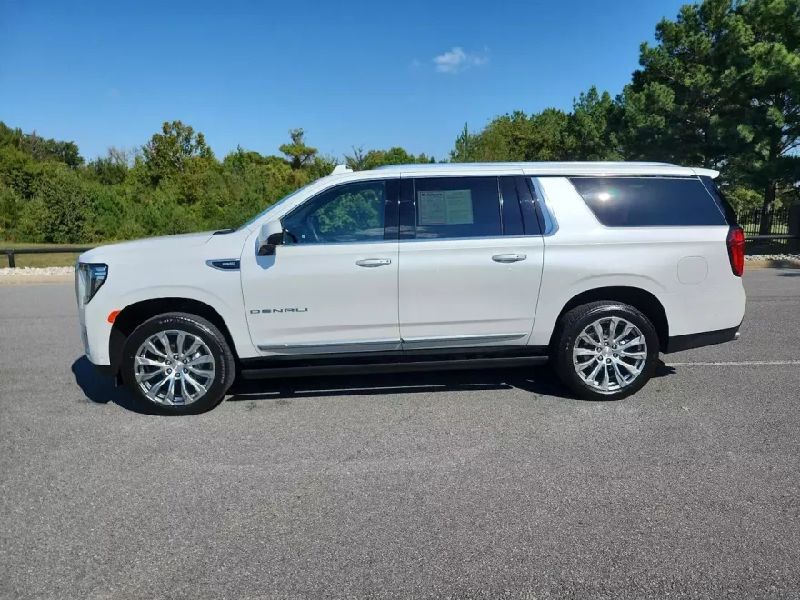 2023 Gmc Yukon XL Denali photo 1