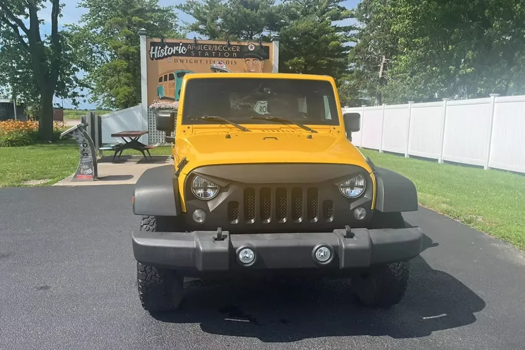 2015 Jeep Wrangler Unlimited Rubicon Sport photo 1