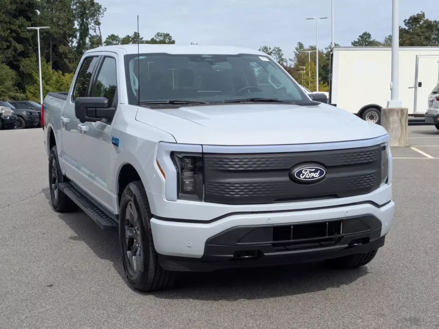 2025 Ford F-150 Lightning photo 1