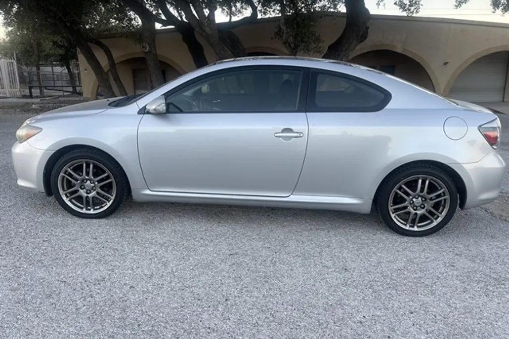 2009 Scion tC photo 1