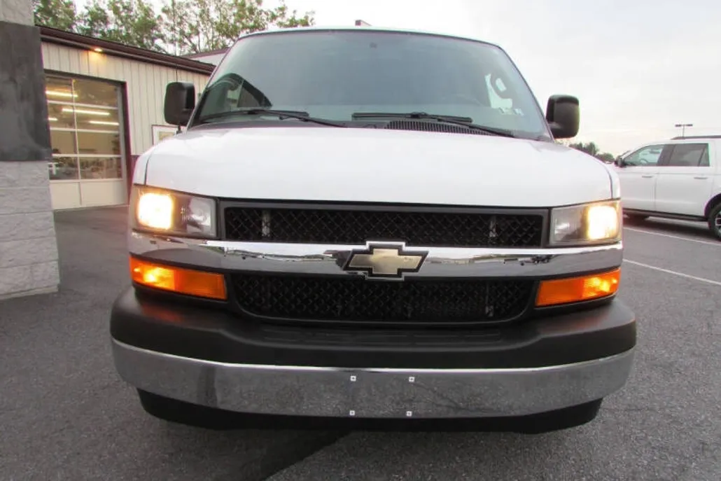 2017 Chevrolet Express 2500 Cargo Van photo 1