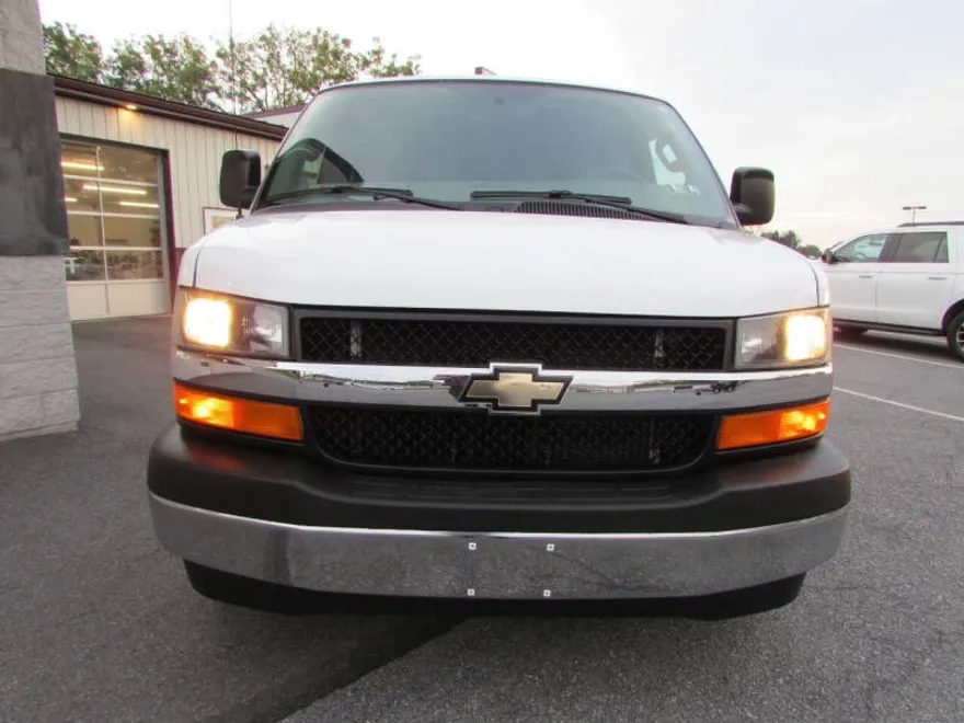 2017 Chevrolet Express 2500 Cargo Van photo 1