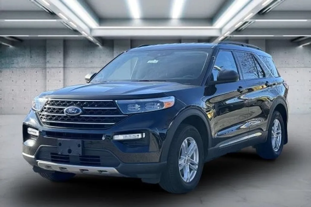 2021 Ford Explorer XLT photo 1