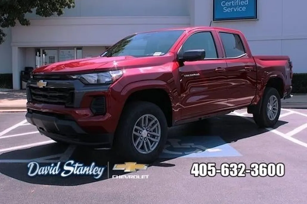 2026 Chevrolet Colorado LT photo 1