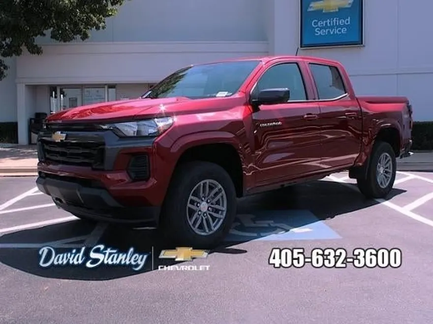 2026 Chevrolet Colorado LT photo 1