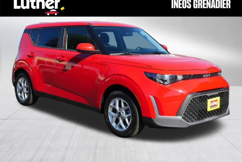 2023 Kia Soul LX photo 1