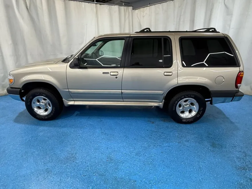 1999 Ford Explorer Sport photo 1